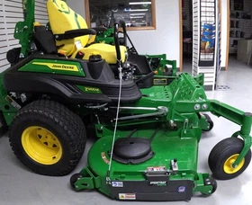 Speedtrap&reg; Chute Blocker John Deere&reg; ZTrak&reg; Z994R   54", 60", & 72" No drilling