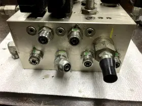 1084701 ELGIN Pelican Broom Pressure Hydraulic Manifold
