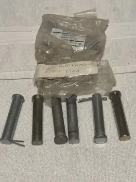 TMS9000E GROVE Front Axle Restraint Strap Pins