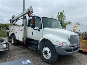 1HTJTSKN8EH759216 INTERNATIONAL Navistar Service Bed