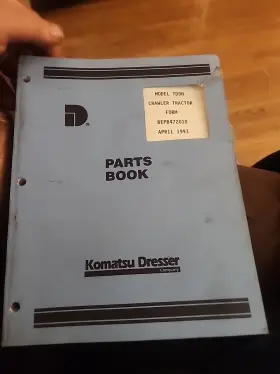 BEPB472010 KOMATSU Dresser Crawler Catalog Manual Book