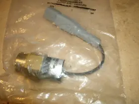9926113276 MANITOWOC National Grove Pressure Switch