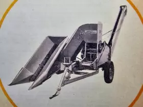 O-3392-A MASSEY FERGUSON Harris Belle Eh Es Corn Picker Book #2